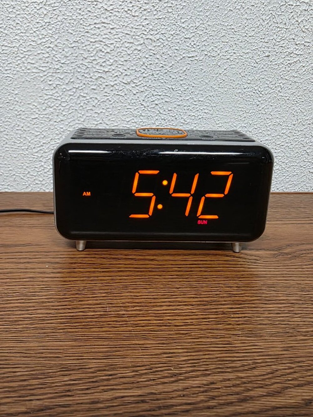 Alarm Clock - Emerson SmartSet Dual Alarm Clock Radio w/Bluetooth 6" x 3"x 3.5"